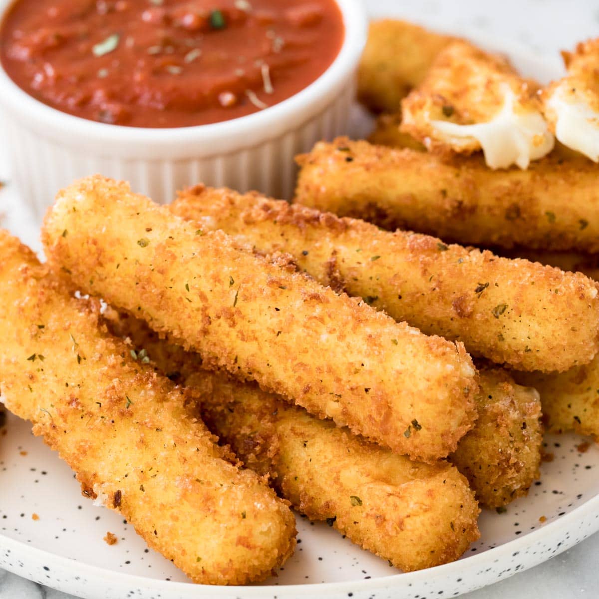 Breaded Mozzarella Sticks (2.27kg)